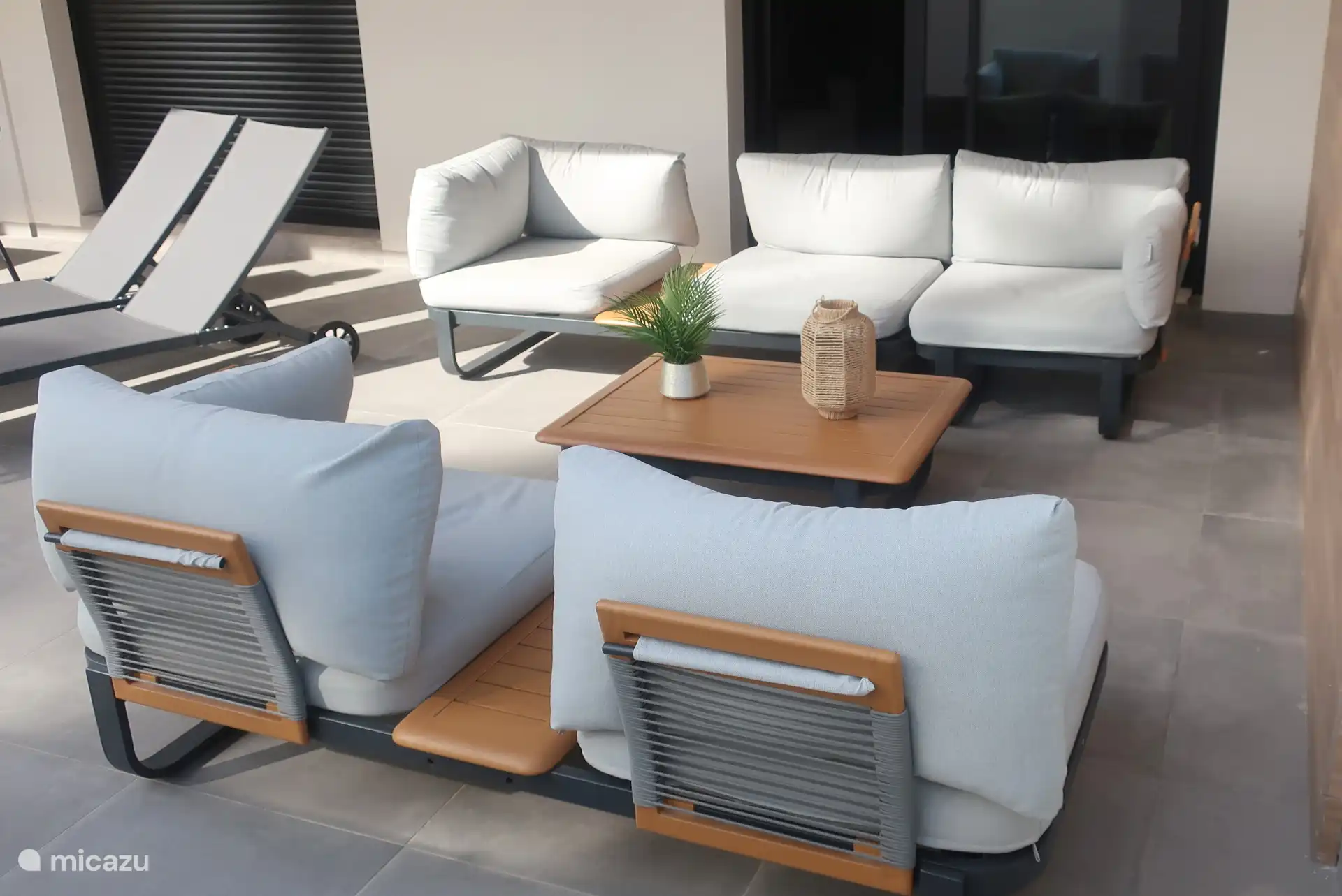 Loungeset met 2 ligstoelen