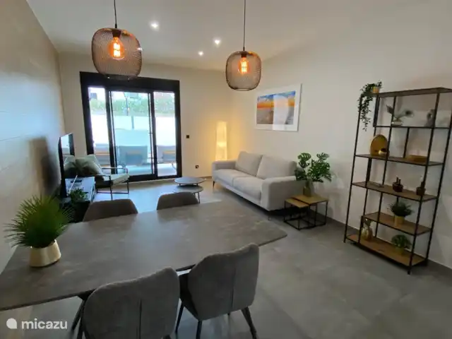 appartement huren in Spanje, Costa Blanca, Villamartin – Nieuw luxe appartement,groot terras  Ruime woonkamer met schuifpui naar terras