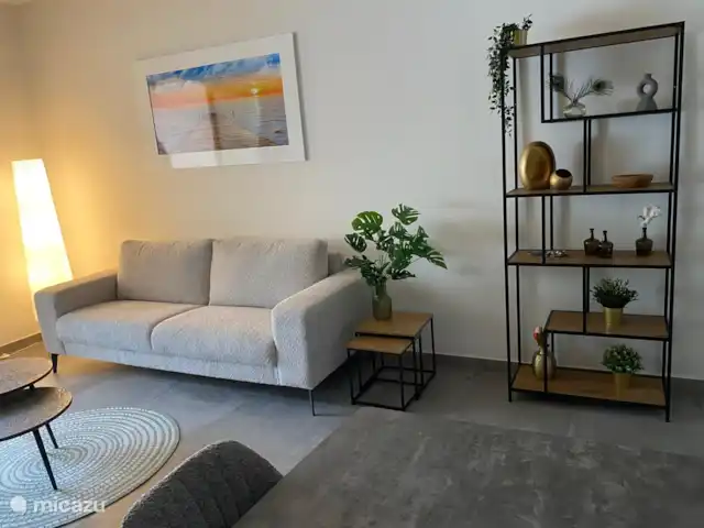 appartement huren in Spanje, Costa Blanca, Villamartin – Nieuw luxe appartement,groot terras  Ruime woonkamer met smart TV