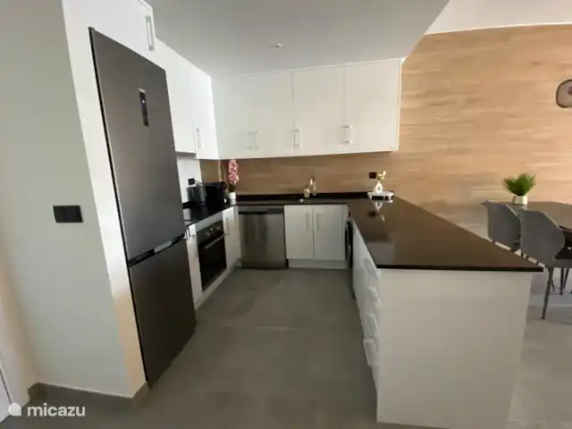 appartement huren in Spanje, Costa Blanca, Villamartin – Nieuw luxe appartement,groot terras  Luxe keuken met inbouwapparatuur en wasmachine