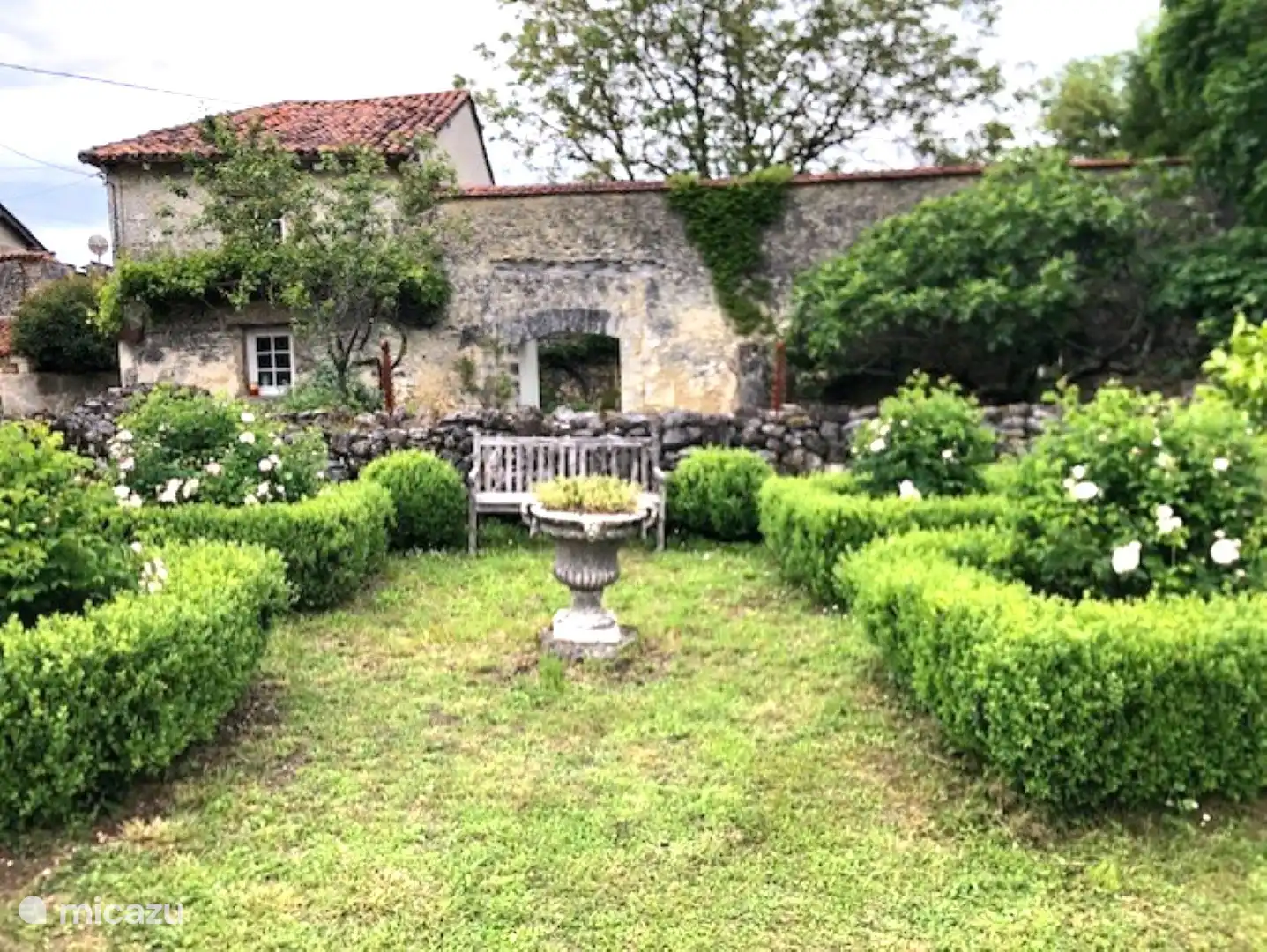 Der schön dekorierte Garten