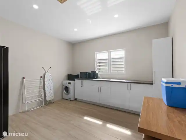 Perla di Solo | Curaçao, Banda Abou (ouest), Big Mountain - villa Grande buanderie avec machine à laver et en supplément un 2ème frigo américain