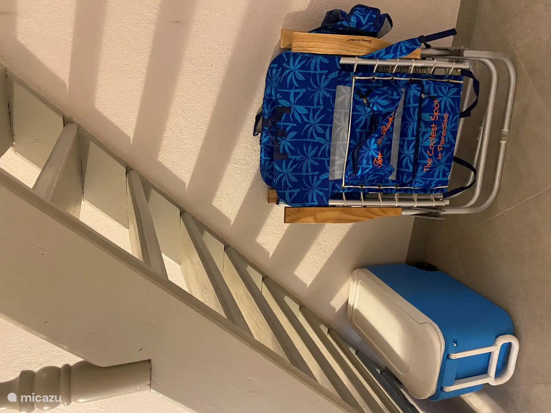 Sillas de playa y nevera disponibles de forma gratuita