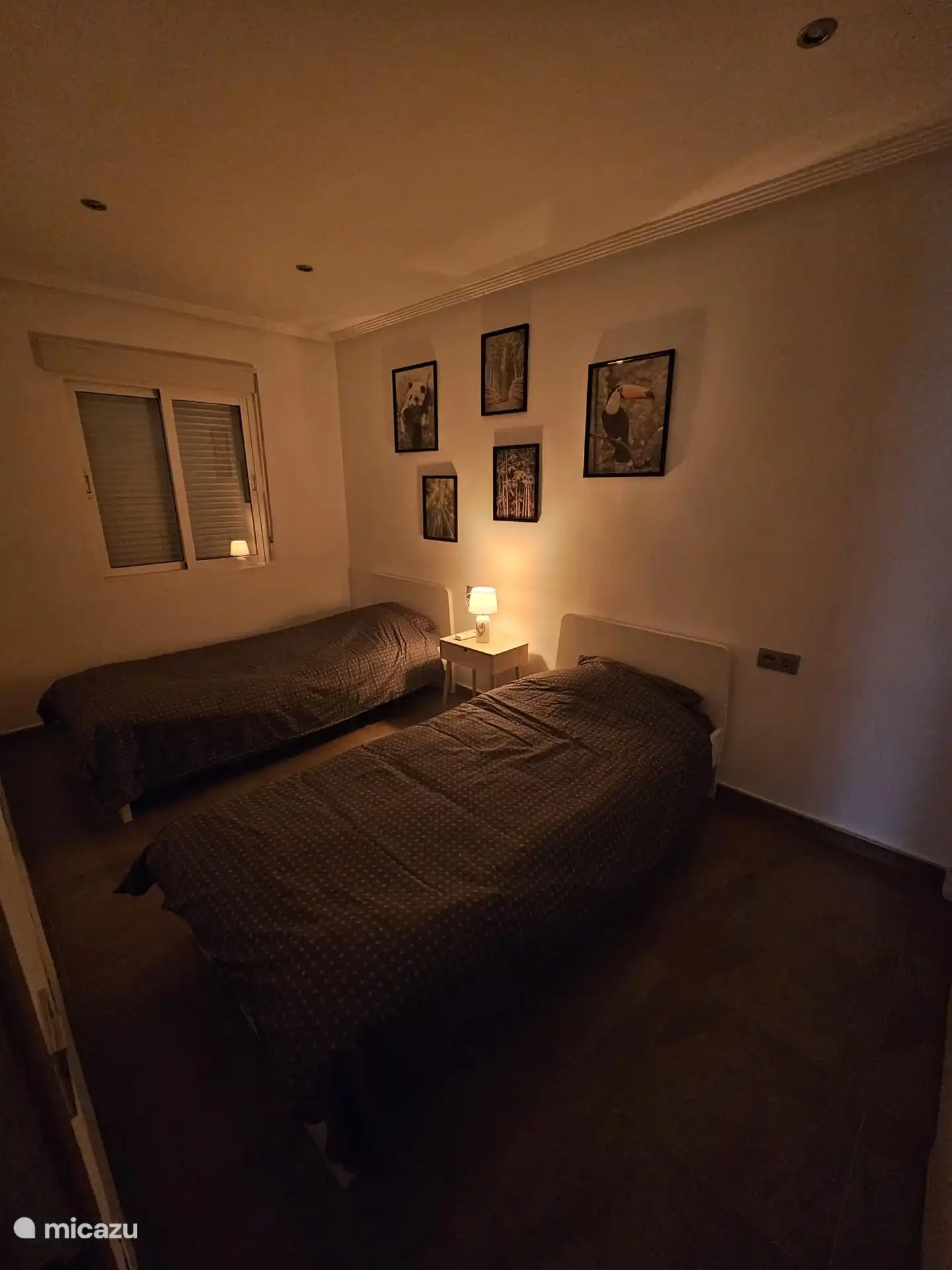 Bedroom with 2 single beds and spacious closet