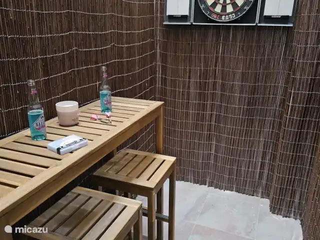 Casa Rayo De Sol  huren in Spanje, Costa Blanca, Torrevieja - appartement Patio met barkrukken en dartbord en speelkaarten voor plezier