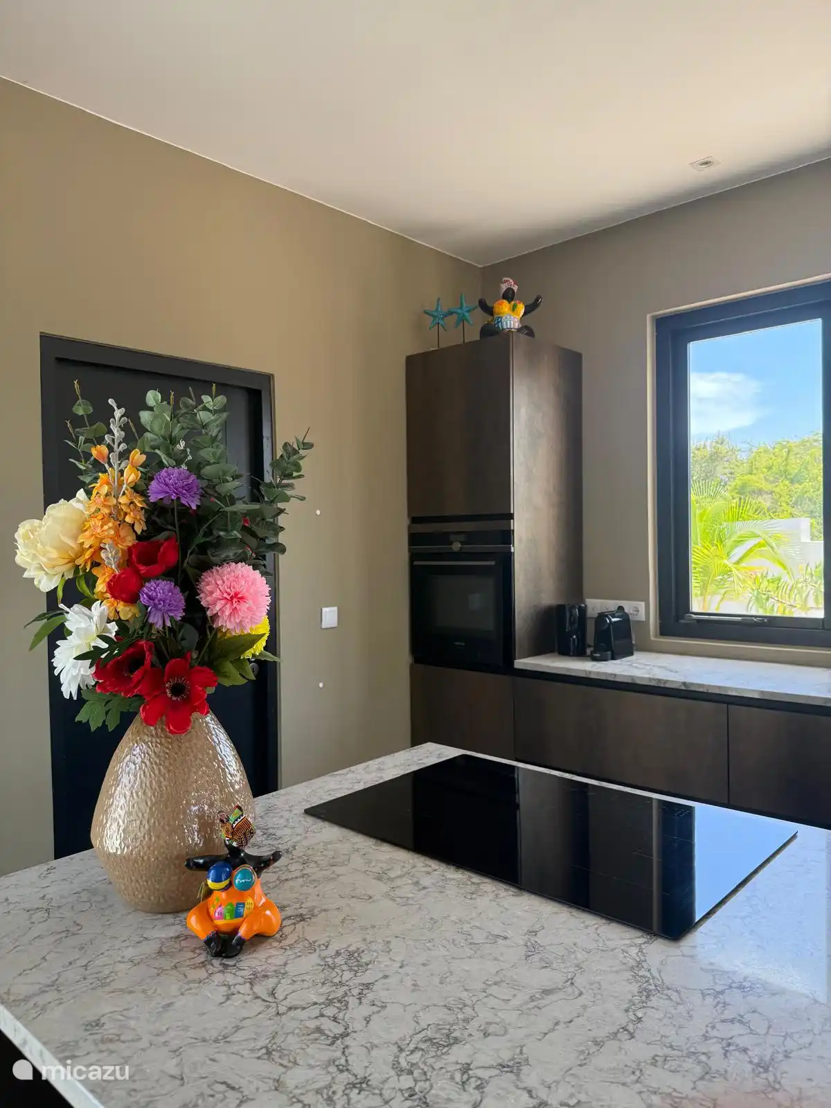 Kücheninsel und Kaffeeecke