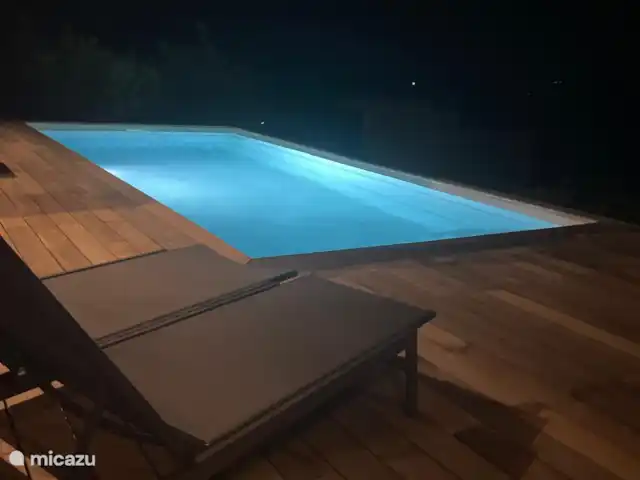 villa huren in Frankrijk, Var, Flayosc – Hagelnieuwe villa in de Var De zwembadverlichting