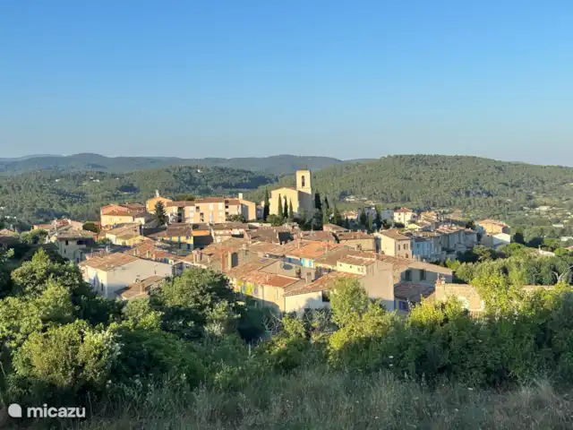 villa huren in Frankrijk, Var, Flayosc – Hagelnieuwe villa in de Var Het dorpje Flayosc - 700 meter lopen naar de bakker voor verse croissants.