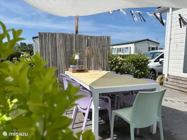 Chalet VakAnsie ! | Pays-Bas, Zélande, Nieuwvliet - chalet La table d’extérieur avec toile d’ombrage