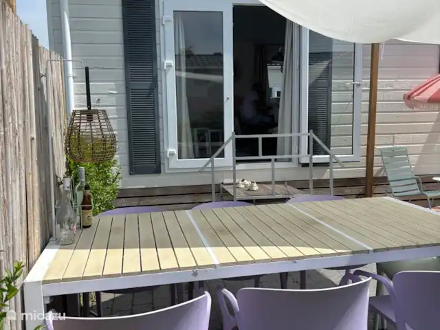 Chalet VakAnsie ! | Pays-Bas, Zélande, Nieuwvliet - chalet La table d’extérieur avec 7 chaises