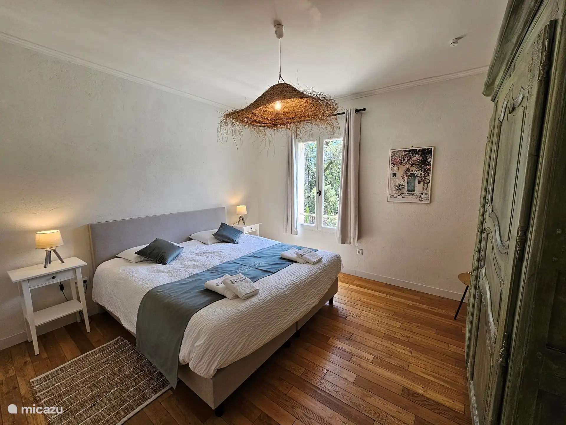 Schlafzimmer 2 mit 180x200 Boxspringbett