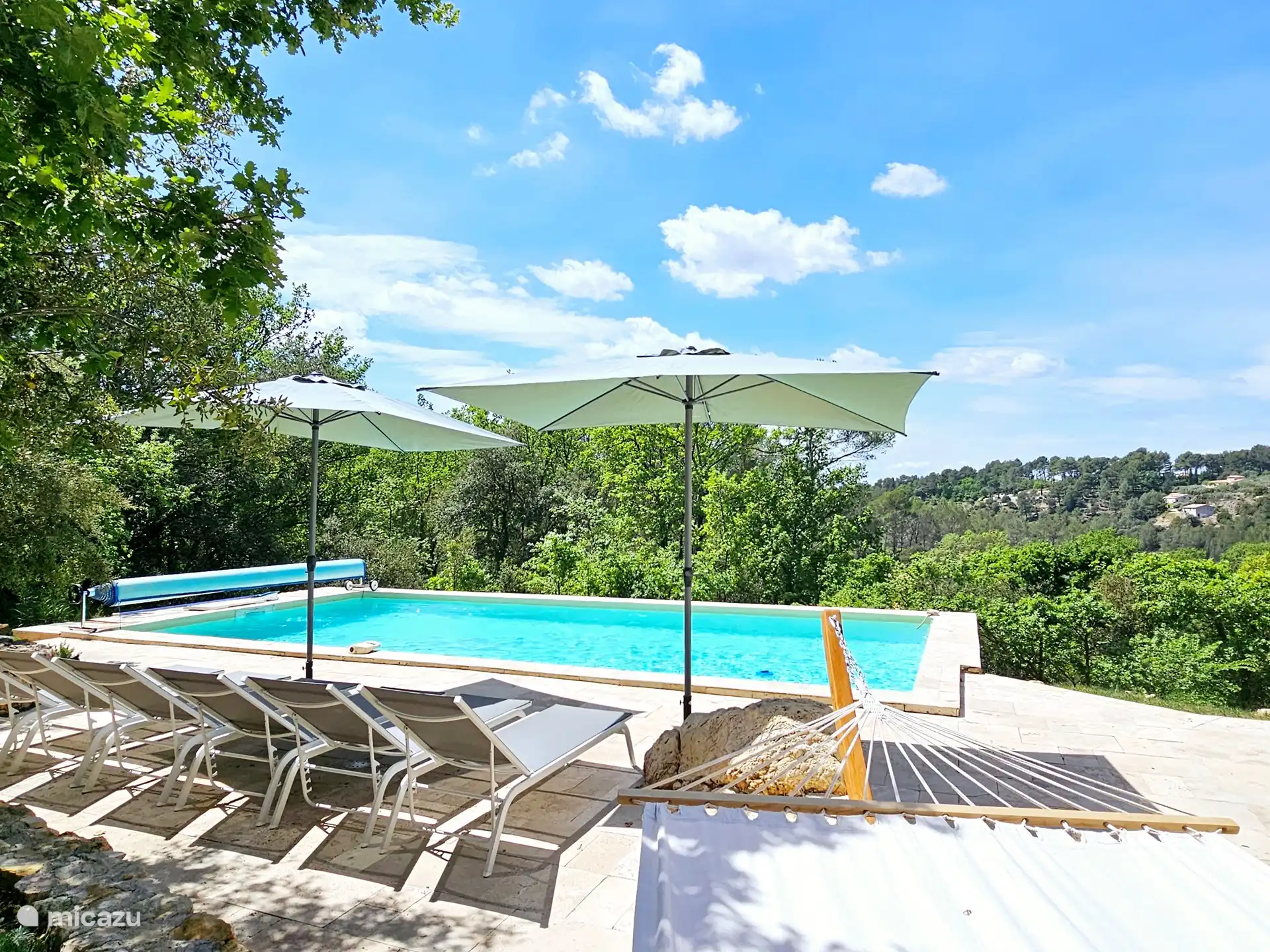 Südterrasse mit beheiztem Pool