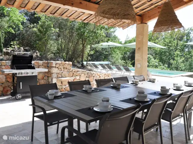 Villa Ciel Bleu | France, Var, Flayosc - villa Table à manger spacieuse et couverte pour 10 personnes avec barbecue au gaz