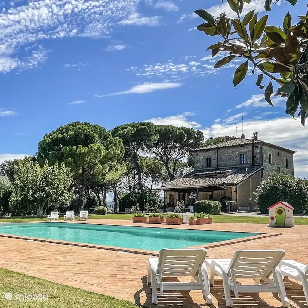 Villa voor 14p met privé zwembad