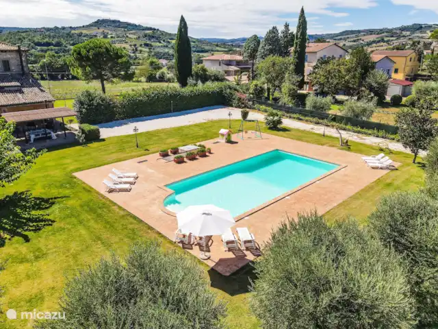 Groepsaccommodatie, Italië, Umbrië, Fratta Todina, villa Villa voor 14p met privé zwembad