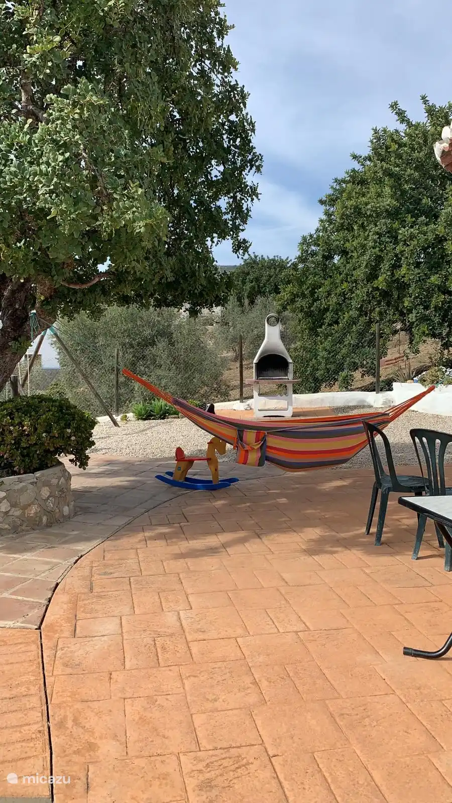 Eine der beliebtesten Attraktionen des Hauses, die Hängematte, die bereit ist, sich zu 100% zu entspannen.