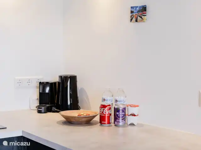 Location de Vacances Curaçao, Banda Abou (ouest), Hofi Abou, maison de vacances - Bunitesa di bida - Kas Chogogo Machine à café et bouilloire Nespresso Krups