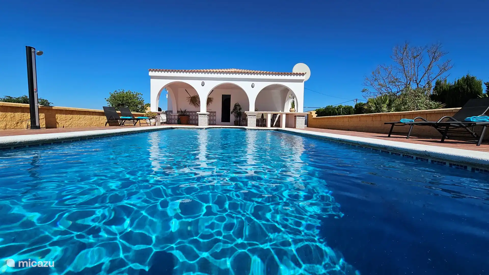 Piscina (climatizada*)