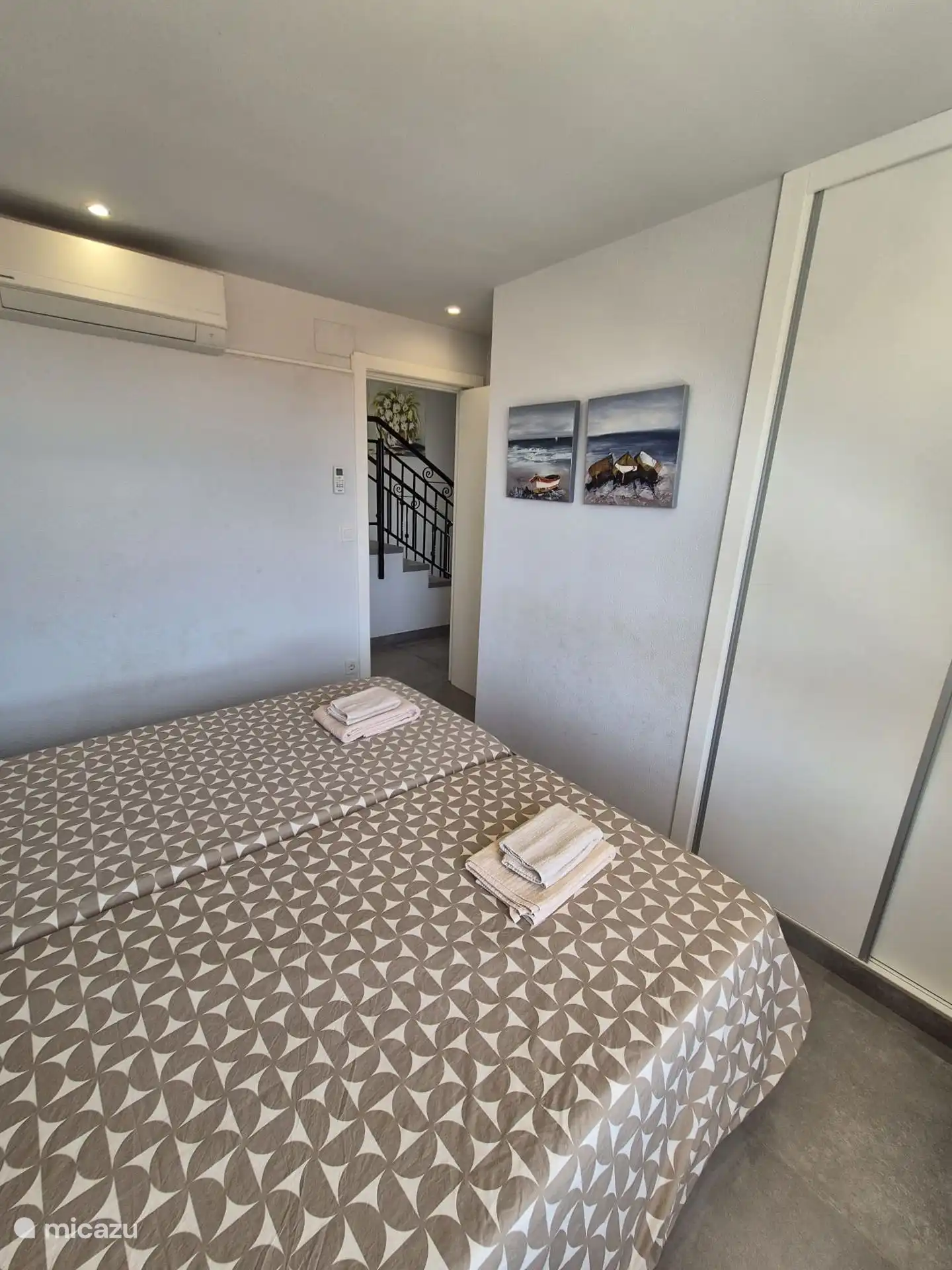 Slaapkamer 2.
2 personen, airco en kledingkast.