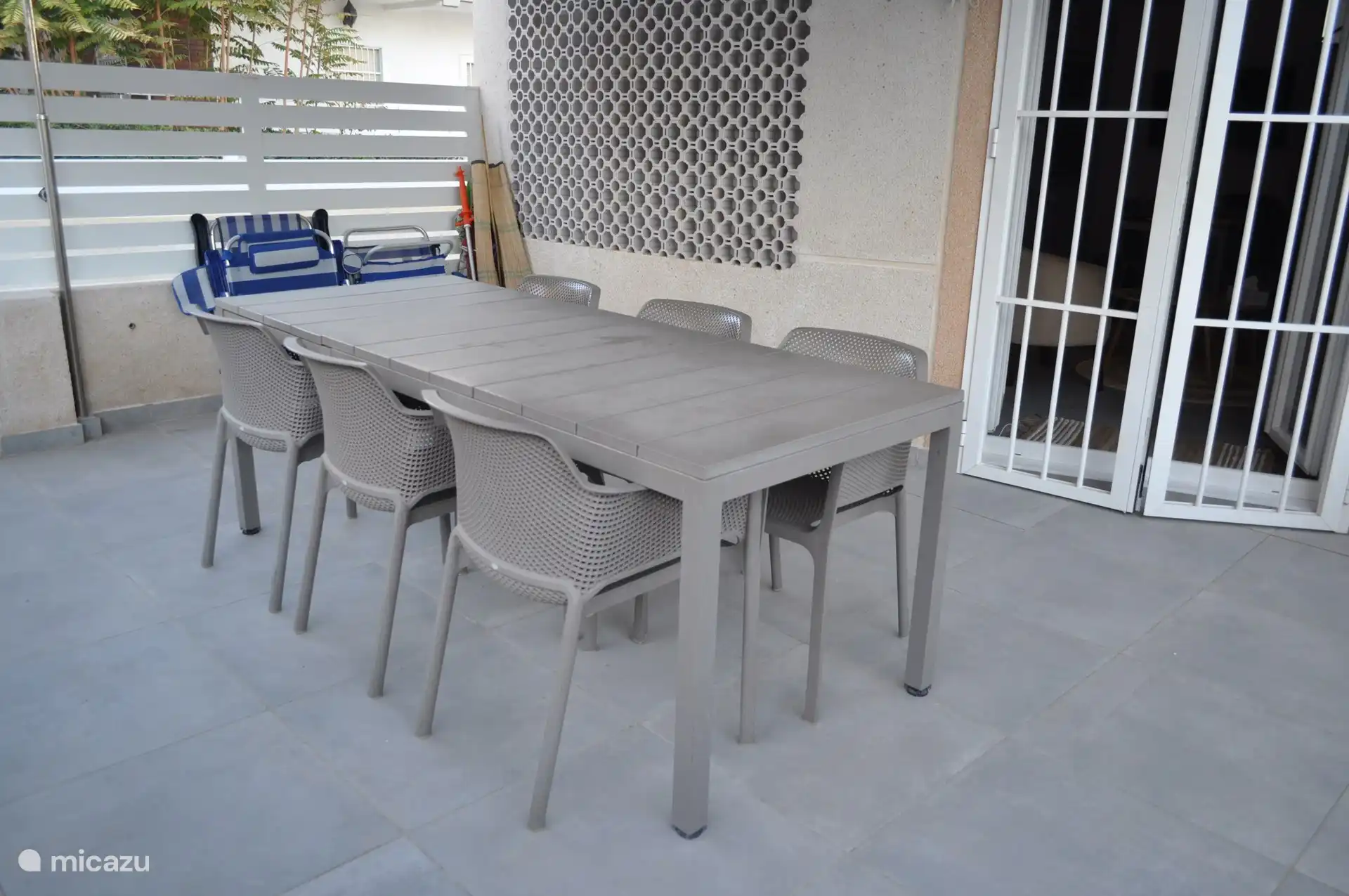 Terrasse près du salon/cuisine