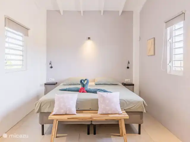 Location de Vacances Curaçao, Banda Abou (ouest), Hofi Abou, maison de vacances - Bunitesa di bida - Kas Iquana Lit double 180 x 200