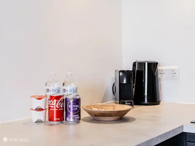 Location de Vacances Curaçao, Banda Abou (ouest), Hofi Abou, maison de vacances - Bunitesa di bida - Kas Iquana Machine à café et bouilloire Nespresso krups