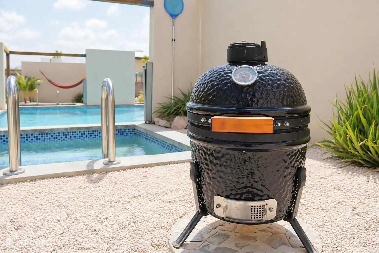 Un barbecue est disponible