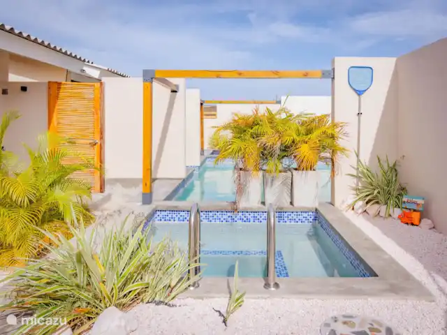Location de Vacances Curaçao, Banda Abou (ouest), Hofi Abou, maison de vacances - Bunitesa di bida - Kas Iquana Jacuzzi à chauffage solaire avec installation de bulles