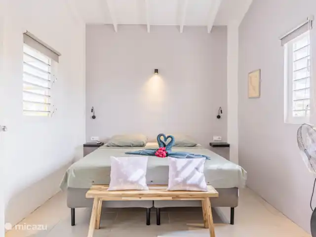 Location de Vacances Curaçao, Banda Abou (ouest), Hofi Abou, maison de vacances - Bunitesa di bida - Kas Iquana Lit double 180 x 200