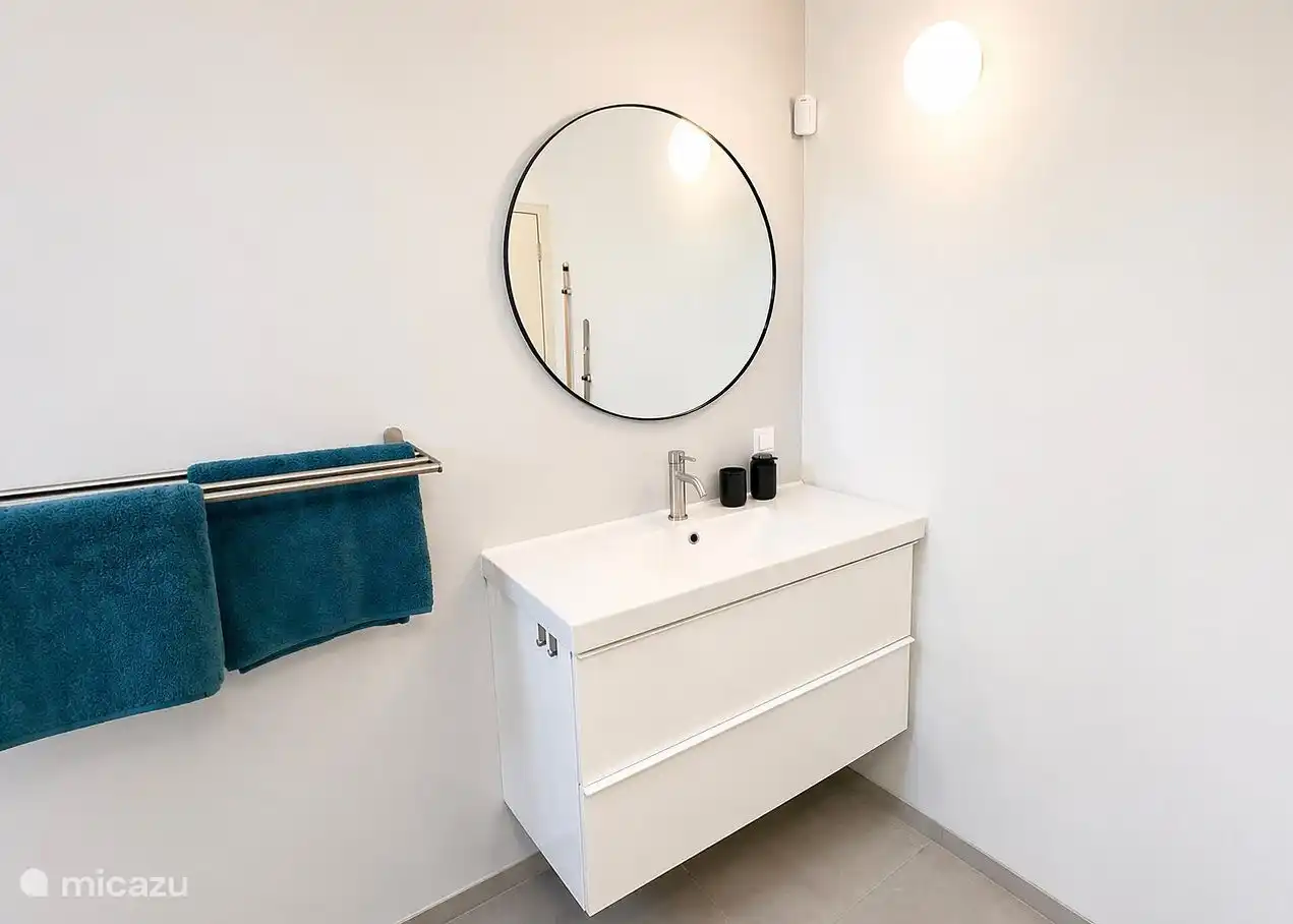 Lavabo dans la salle de bain
