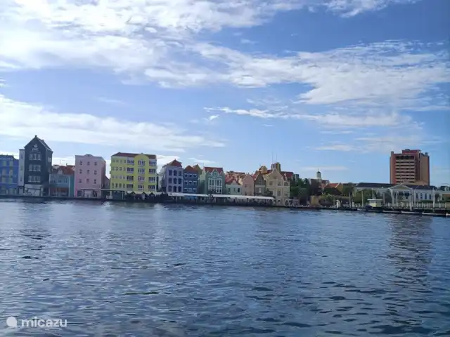 Location de Vacances Curaçao, Banda Abou (ouest), Hofi Abou, maison de vacances - Bunitesa di bida - Kas Iquana Les maisons de la Handelskade