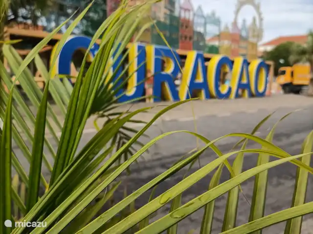 Location de Vacances Curaçao, Banda Abou (ouest), Hofi Abou, maison de vacances - Bunitesa di bida - Kas Iquana Lettres de Curaçao à Willemstad