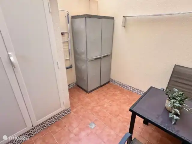 Location de Vacances Espagne, Costa Blanca, Orihuela Costa, maison de vacances - Appartement Orihuela Costa + piscine Buanderie et séchage, derrière la maison