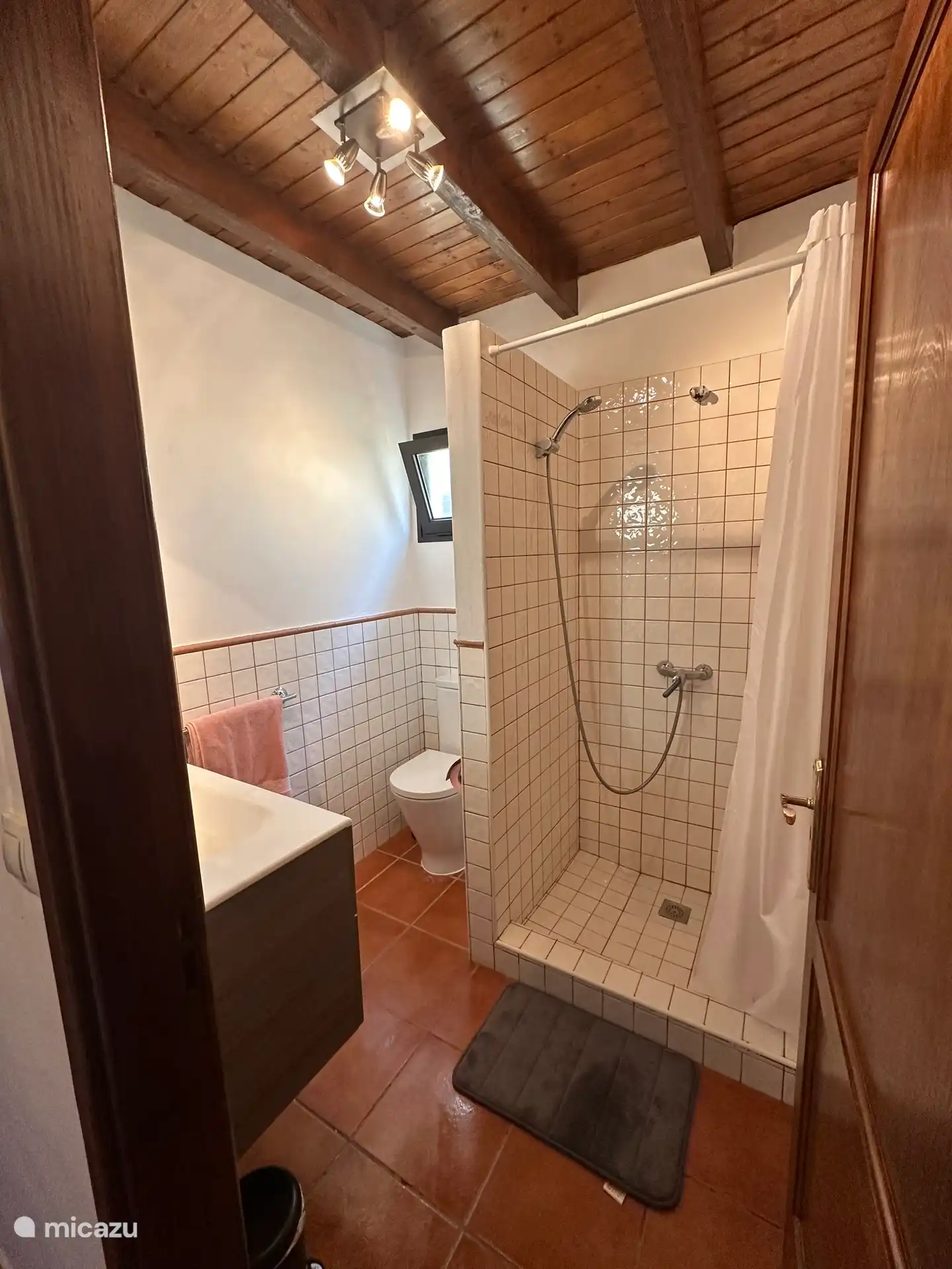 Práctico baño reformado