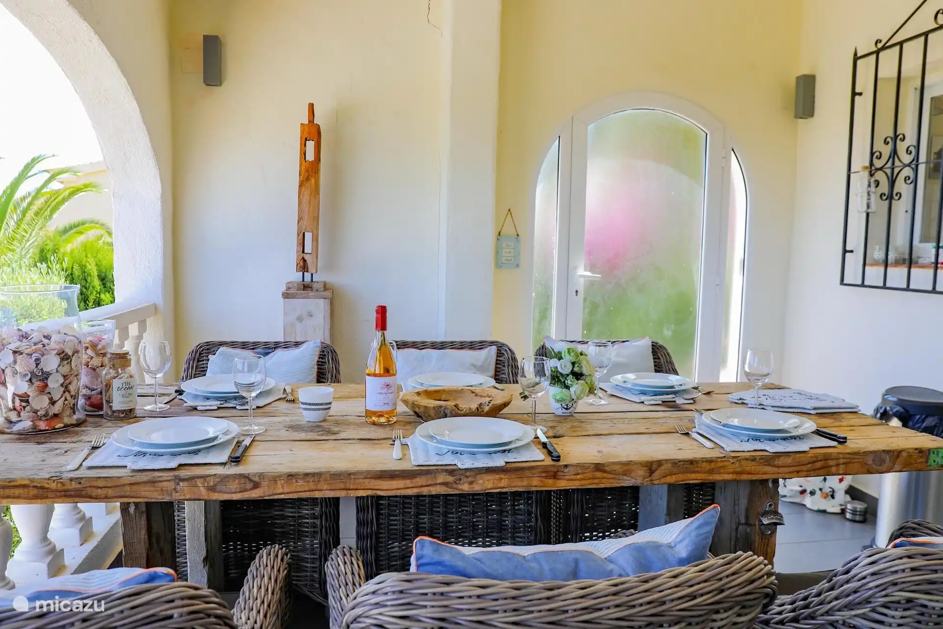 Samen heerlijk genieten van aan tafel met de heerlijk lome maaltijden. 