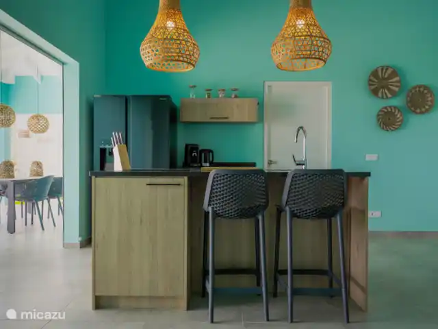 Villa Rolise *Zeezicht* huren in Curaçao, Banda Abou (west), Fontein - villa Bar in de keuken
