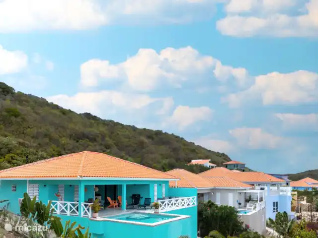 Villa Rolise *Zeezicht* huren in Curaçao, Banda Abou (west), Fontein - villa Drone shot @ villa Rolise