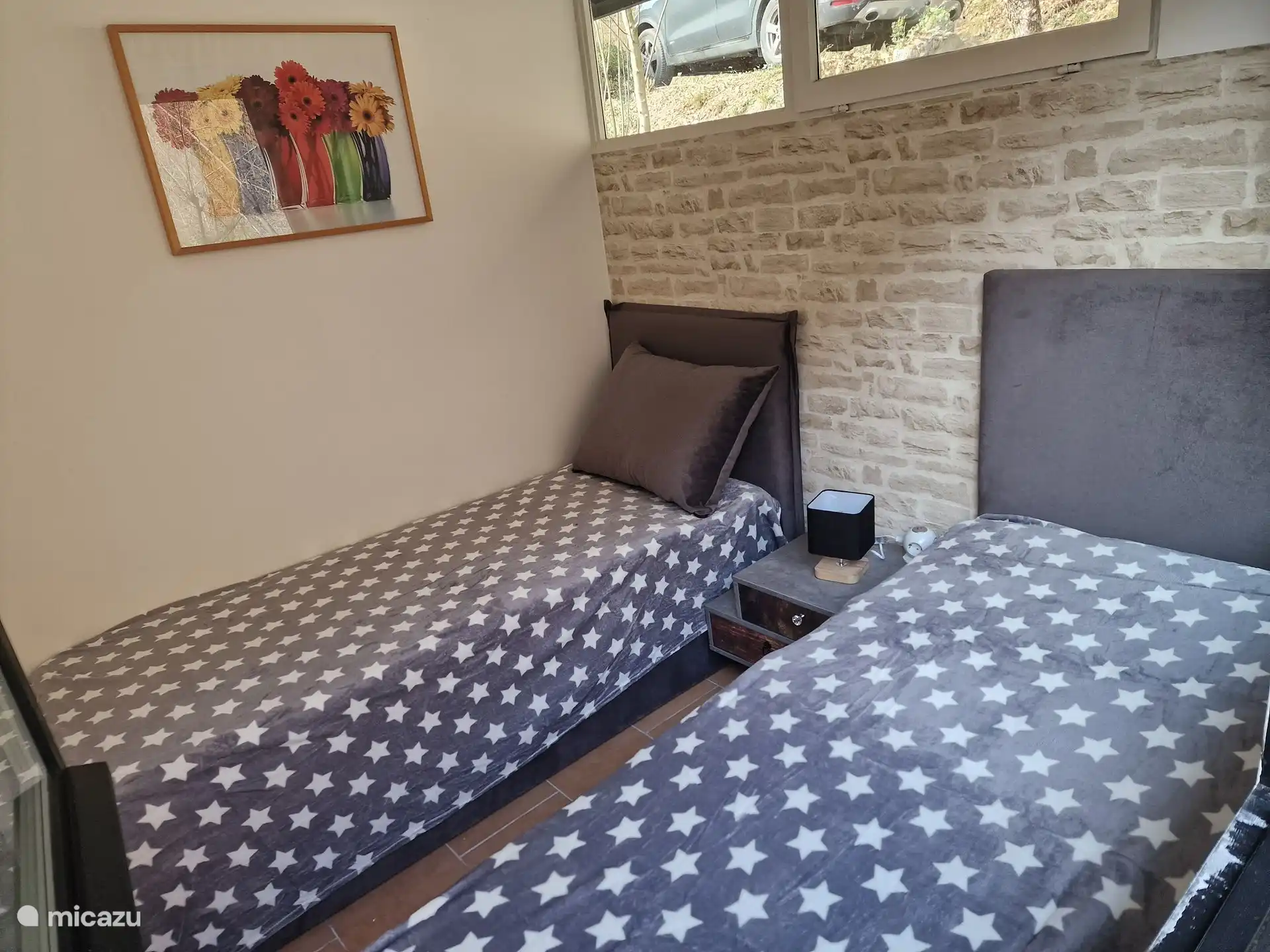 Dormitorio 2 con 2 camas con somier