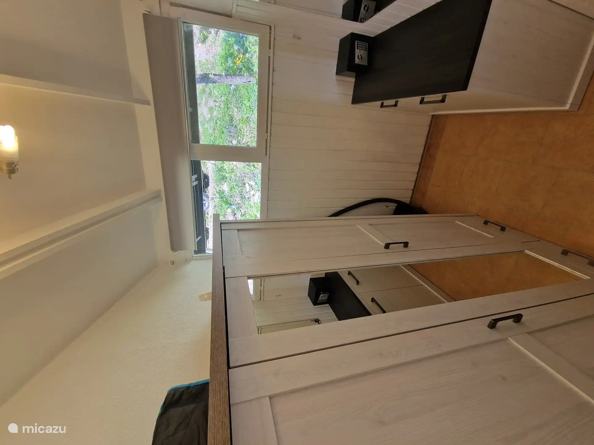 Vestidor con caja fuerte