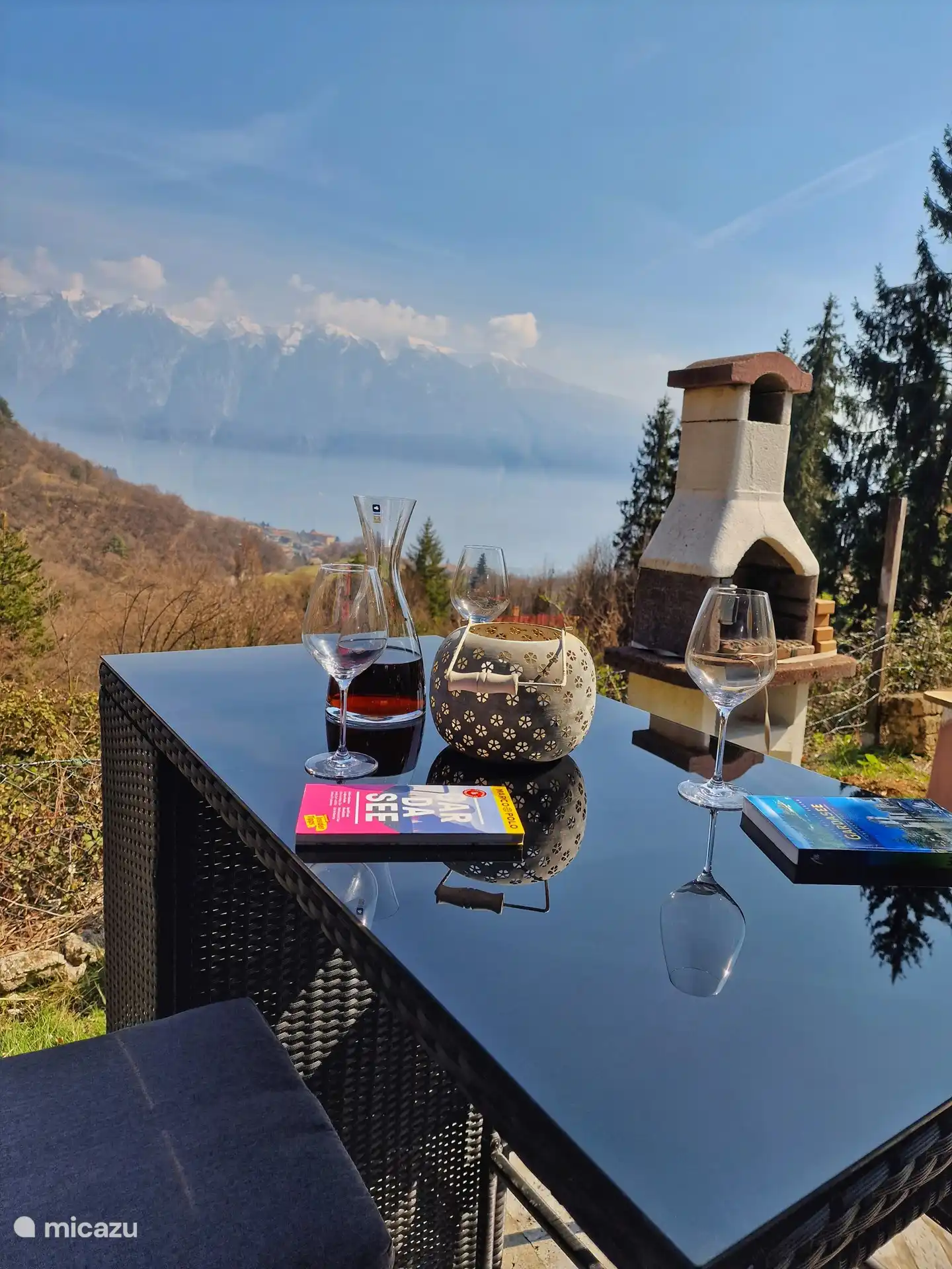 Mesa alta con vistas