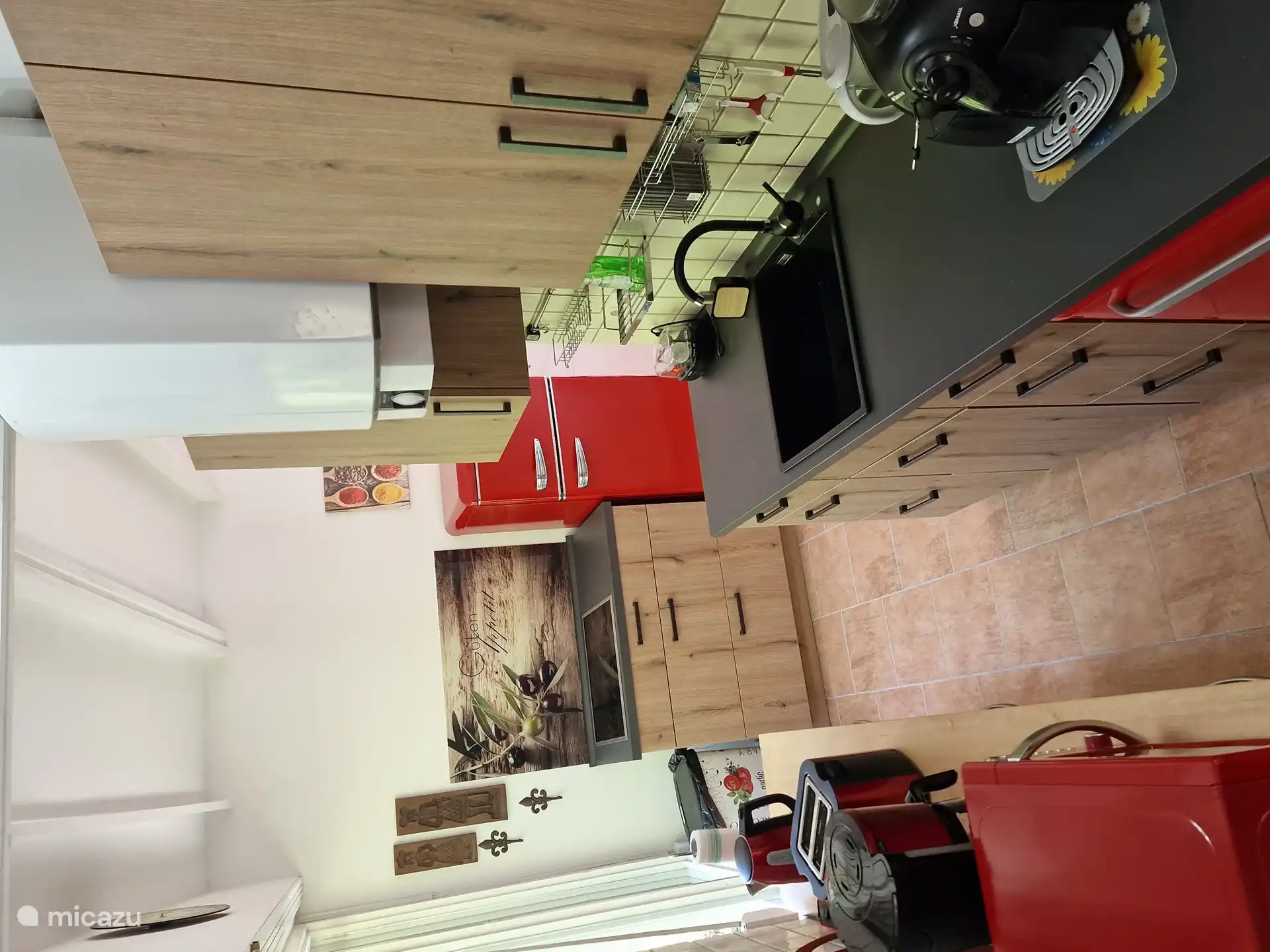 Cocina recién amueblada