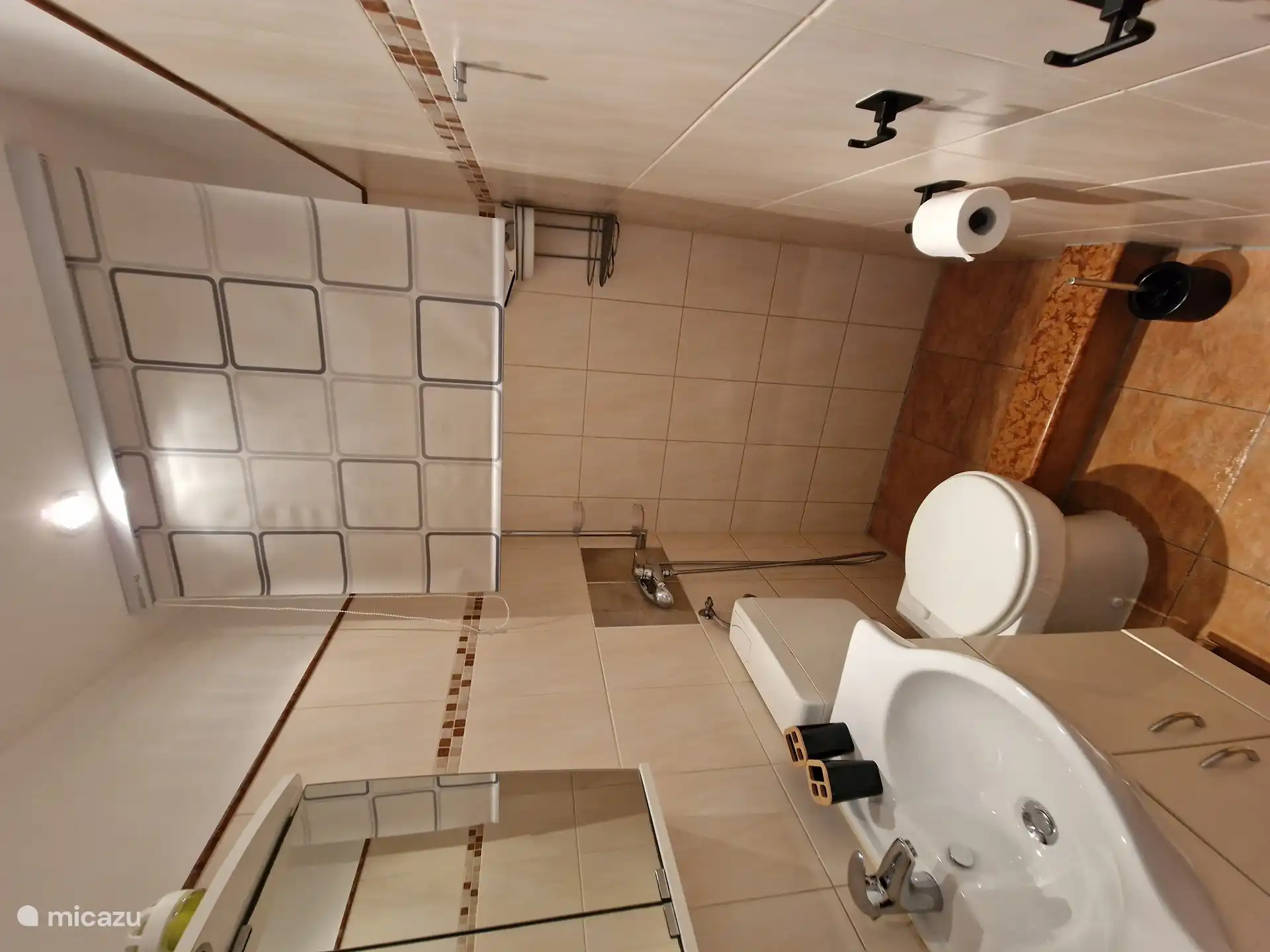 Cuarto de baño con ducha