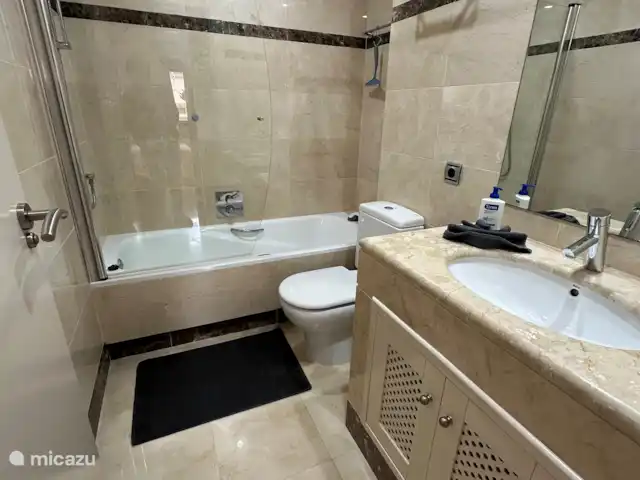 Club de playa Nueva Ribera con bicicletas en España, Costa Cálida, Los Alcázares - apartamento Cuarto de baño con bañera y ducha