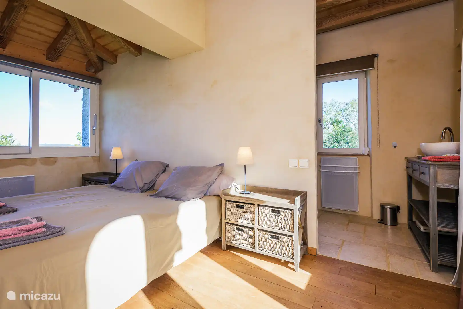 Das Schlafzimmer mit eigenem Bad