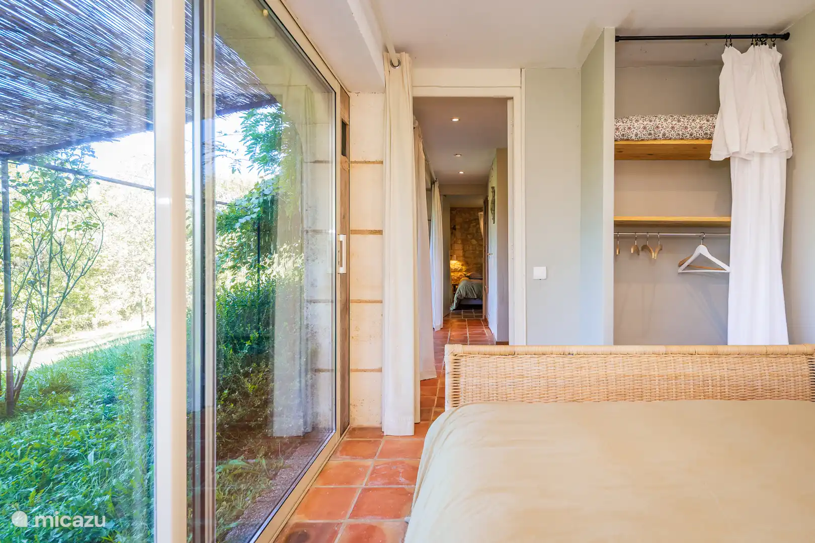 Schlafzimmer neben dem Garten