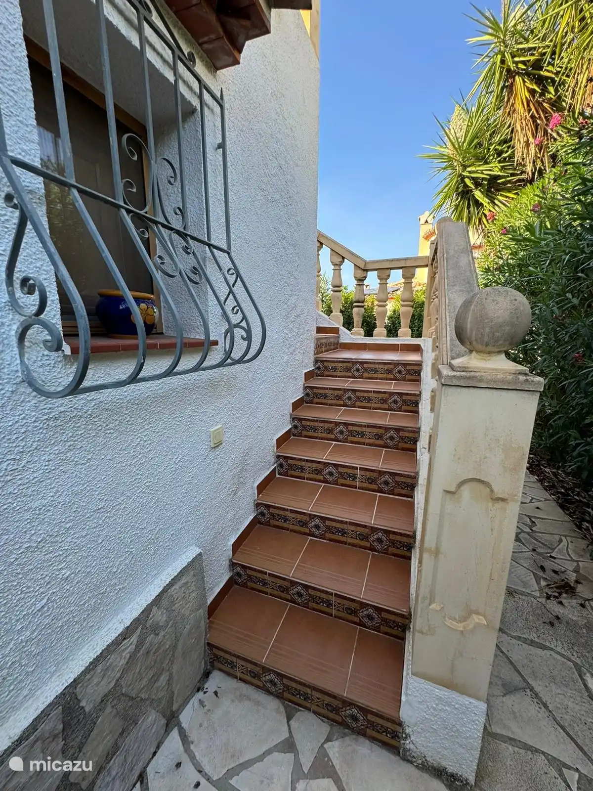 stairs to bedroom upstairs