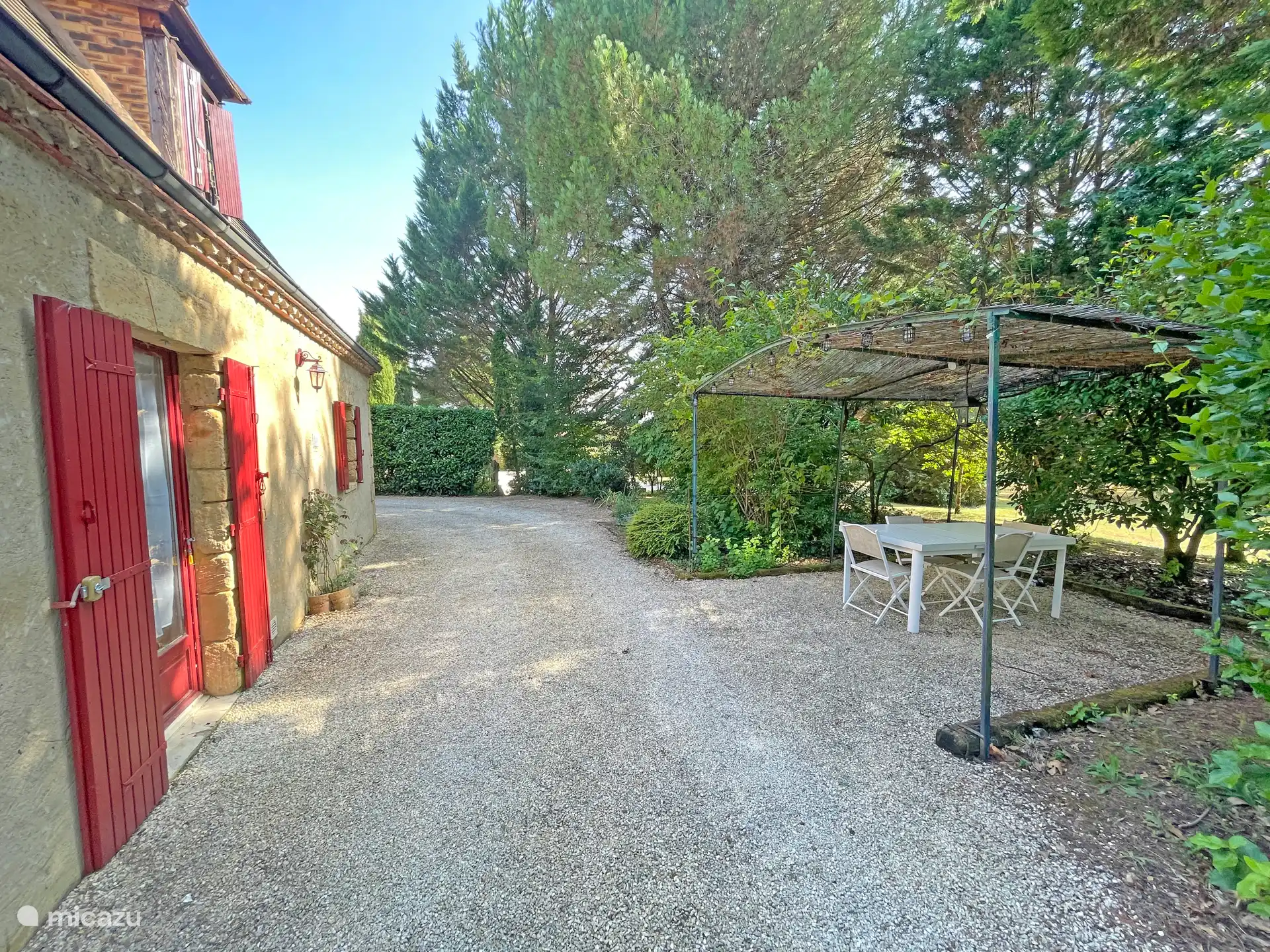 Haus und Außenterrasse