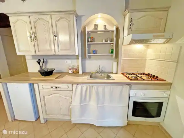 La Petite Borie en Francia, Dordoña, Trémolat - casa de campo / castillo Cocina americana