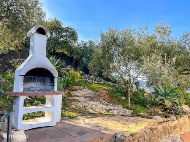Le Mirador del Abuelo | Espagne, Costa del Sol, Comares - gîte / cottage Barbecue à côté du jardin.