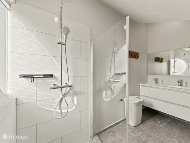 The Roof, appartement huren in Curaçao, Curacao-Midden, Willemstad - appartement Badkamer boven